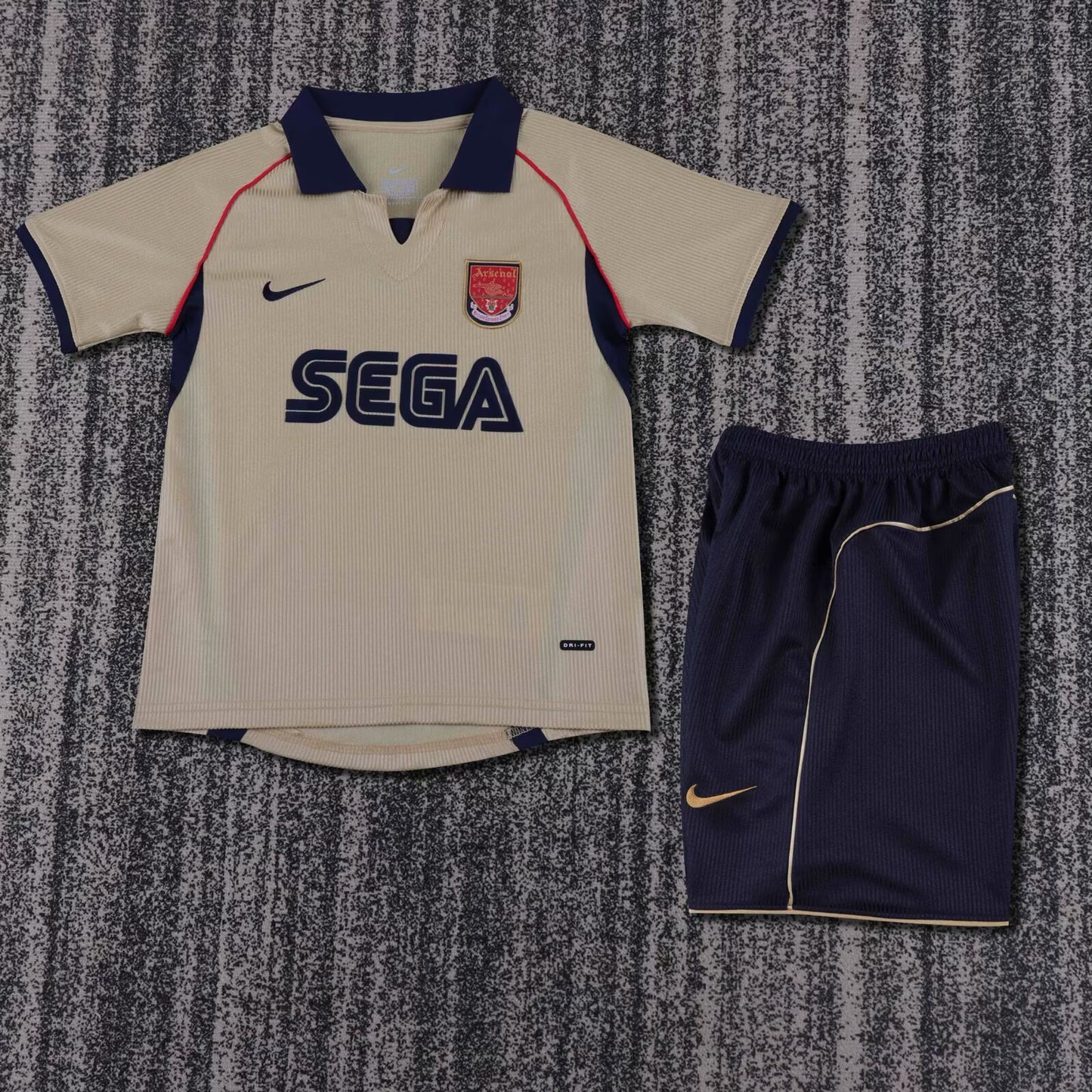 Arsenal 2001-2 Away Retro Kids Kit