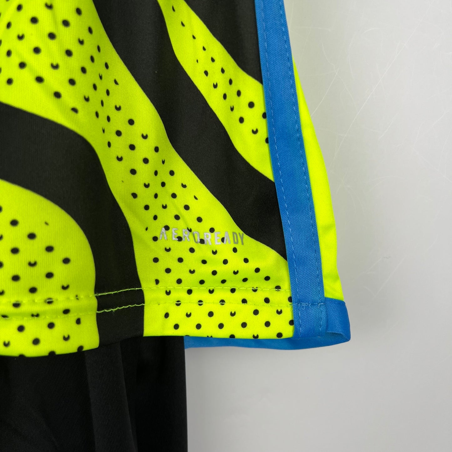 Arsenal 23/24 Away Kid's Shirt
