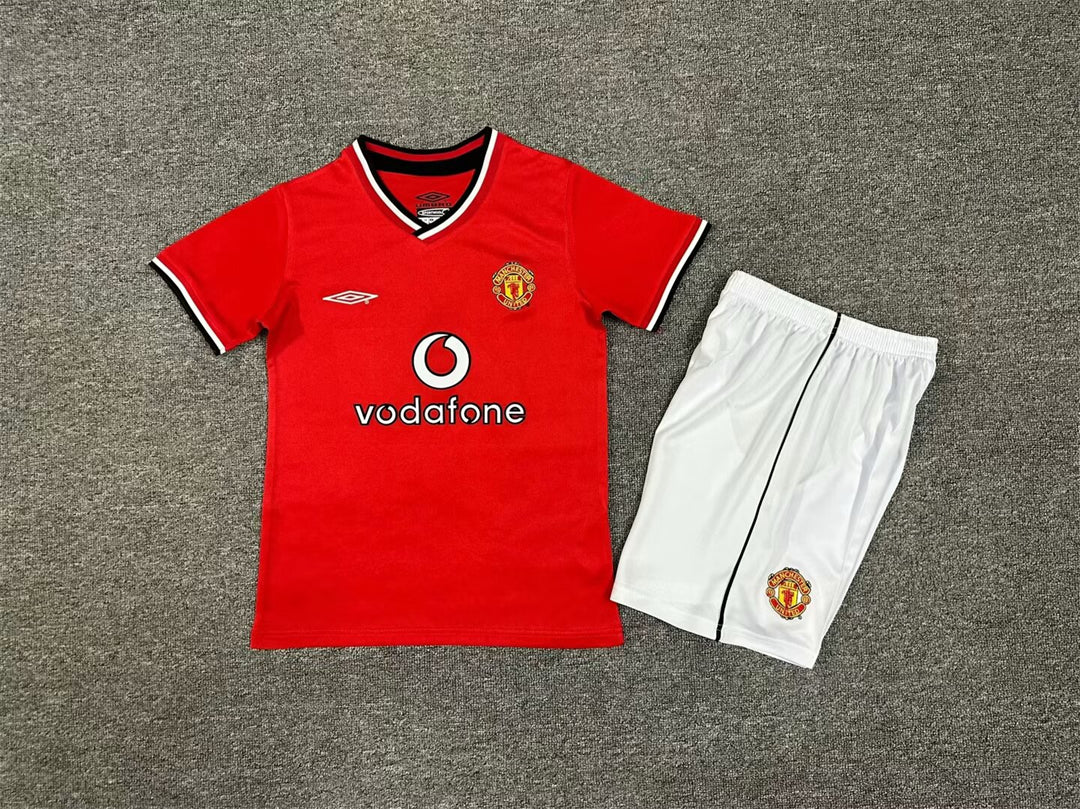Manchester United 2000-02 Home Retro Kids Kit
