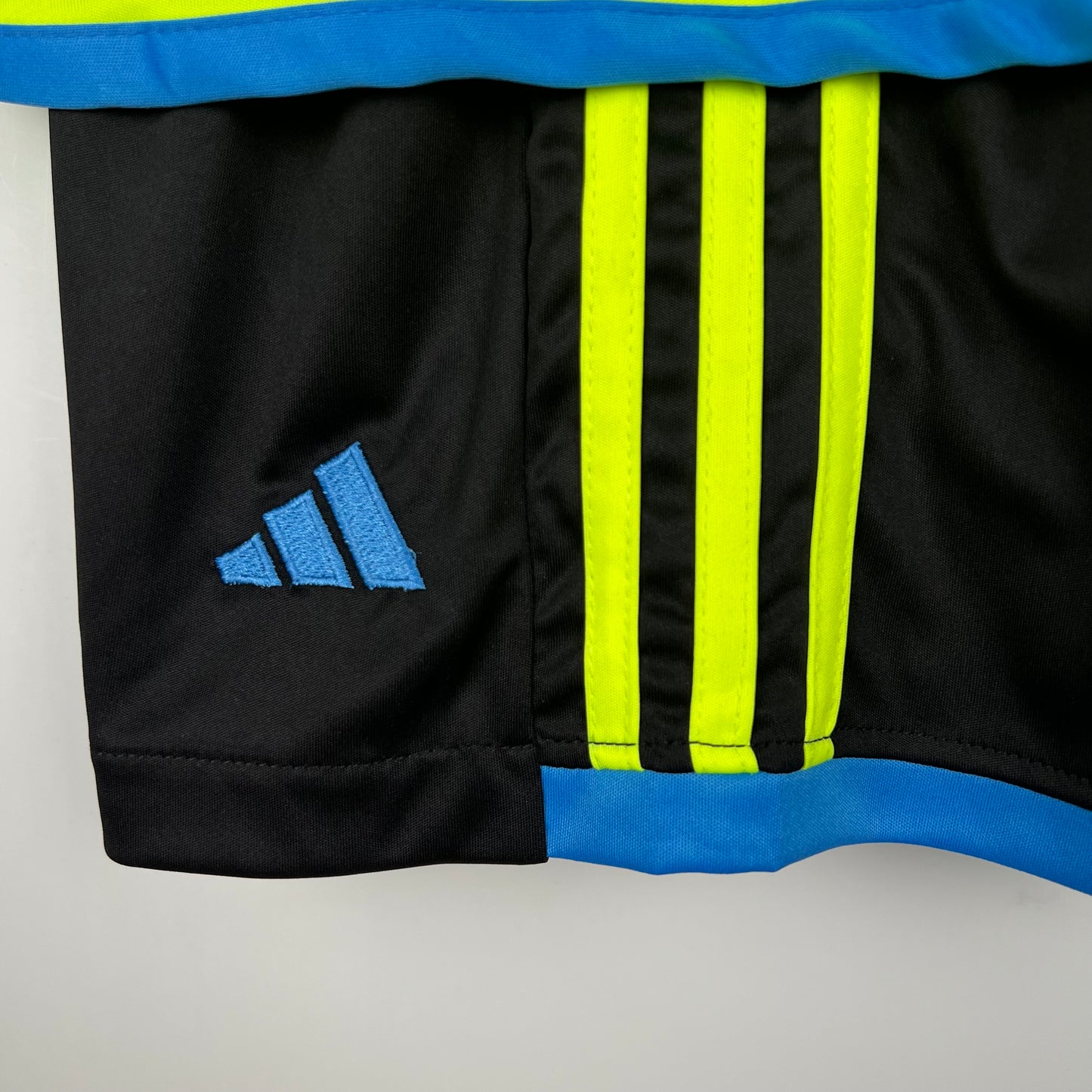 Arsenal 23/24 Away Kid's Shirt