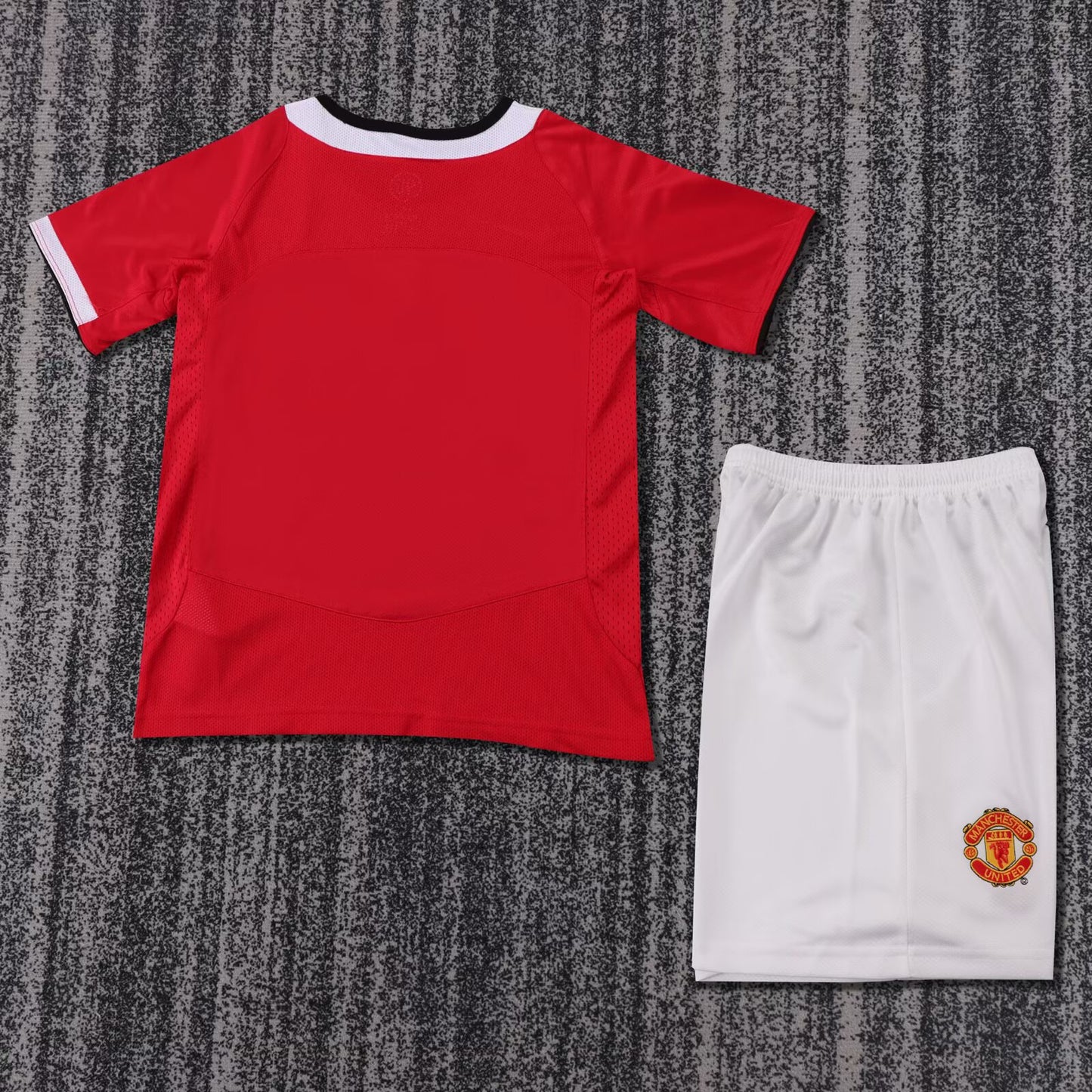 Manchester United 2005-6 Home Retro Kids Kit