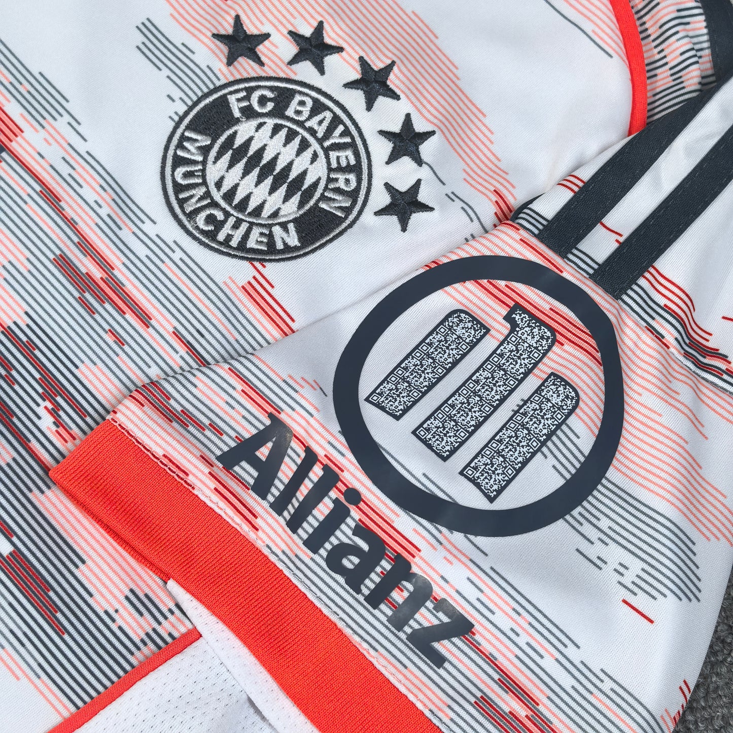Bayern Munich 2025-26 Away Shirt