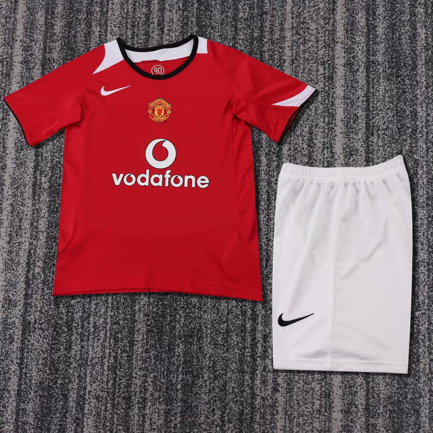 Manchester United 2005-6 Home Retro Kids Kit