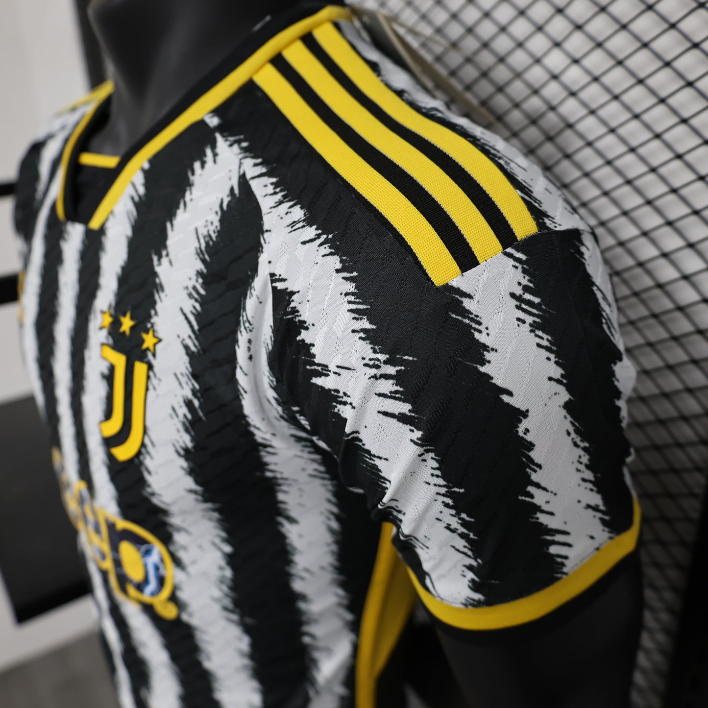 Juventus 23-24 Home Shirt