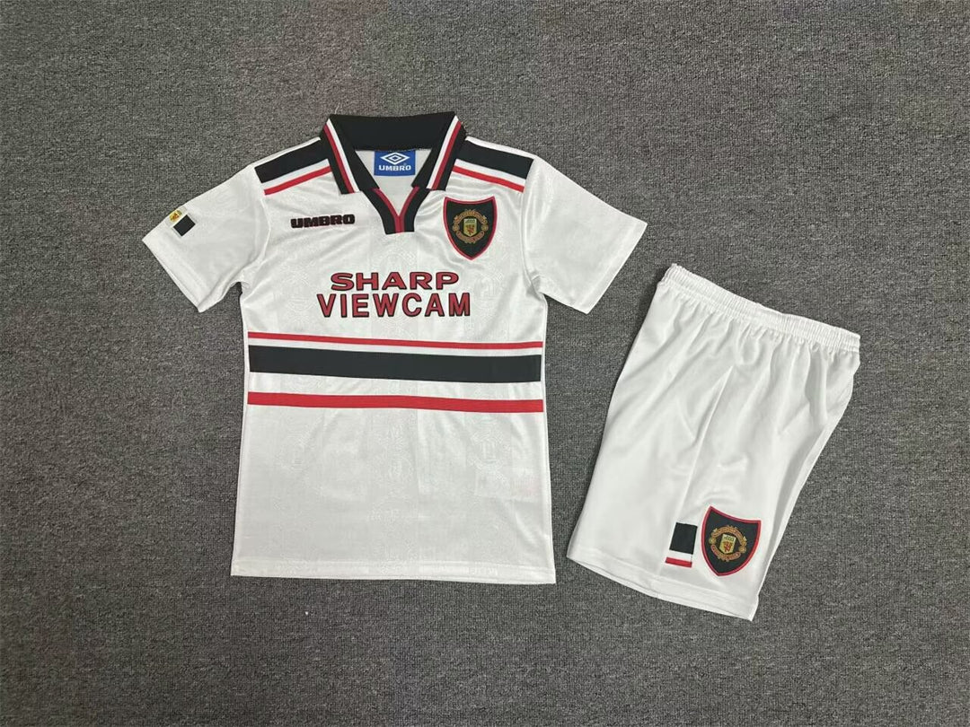 Manchester United 1998-99 Away Retro Kids Kit