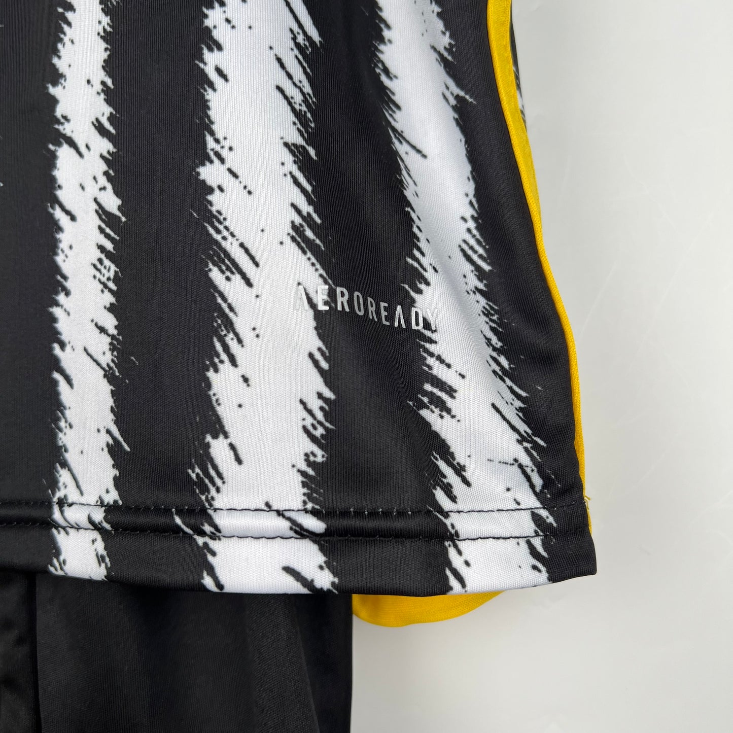 Juventus 23/24 Home Kid's Shirt
