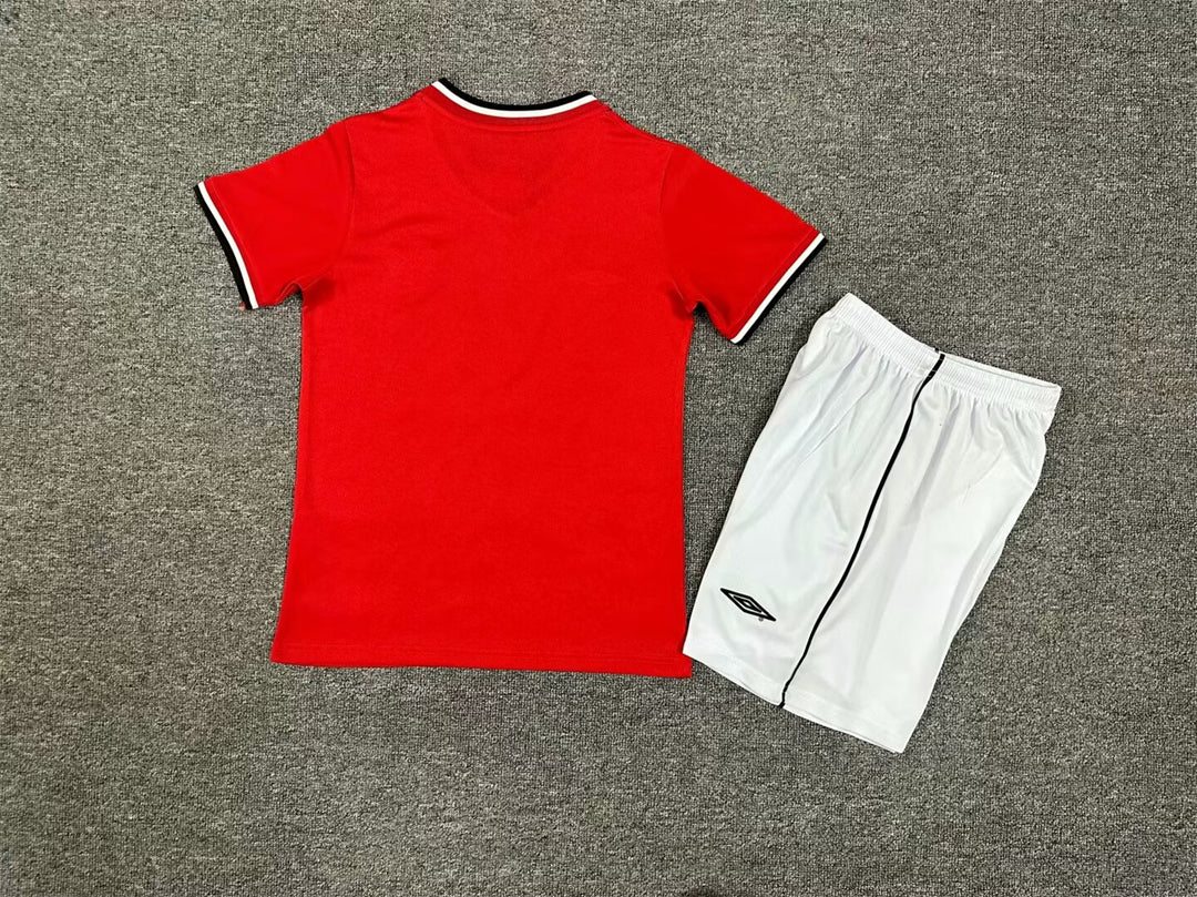 Manchester United 2000-02 Home Retro Kids Kit
