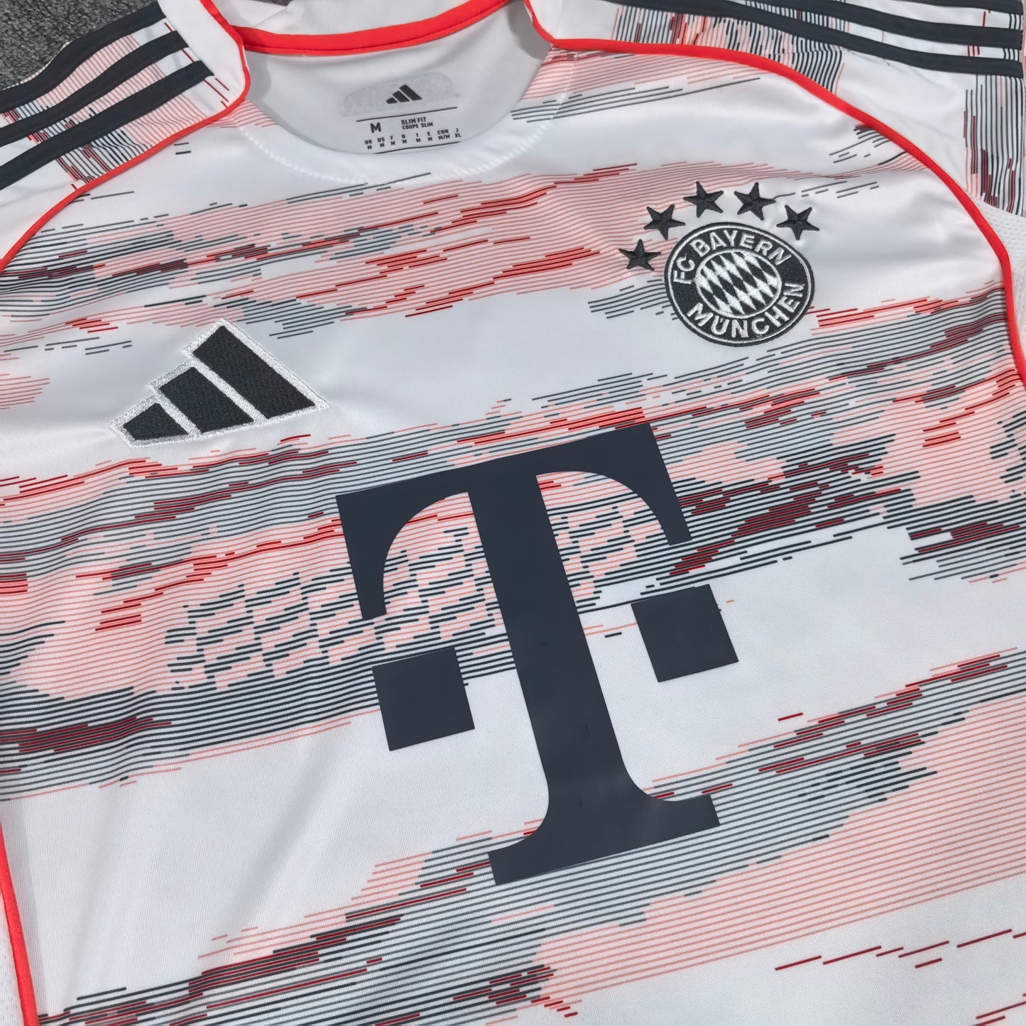 Bayern Munich 2025-26 Away Shirt