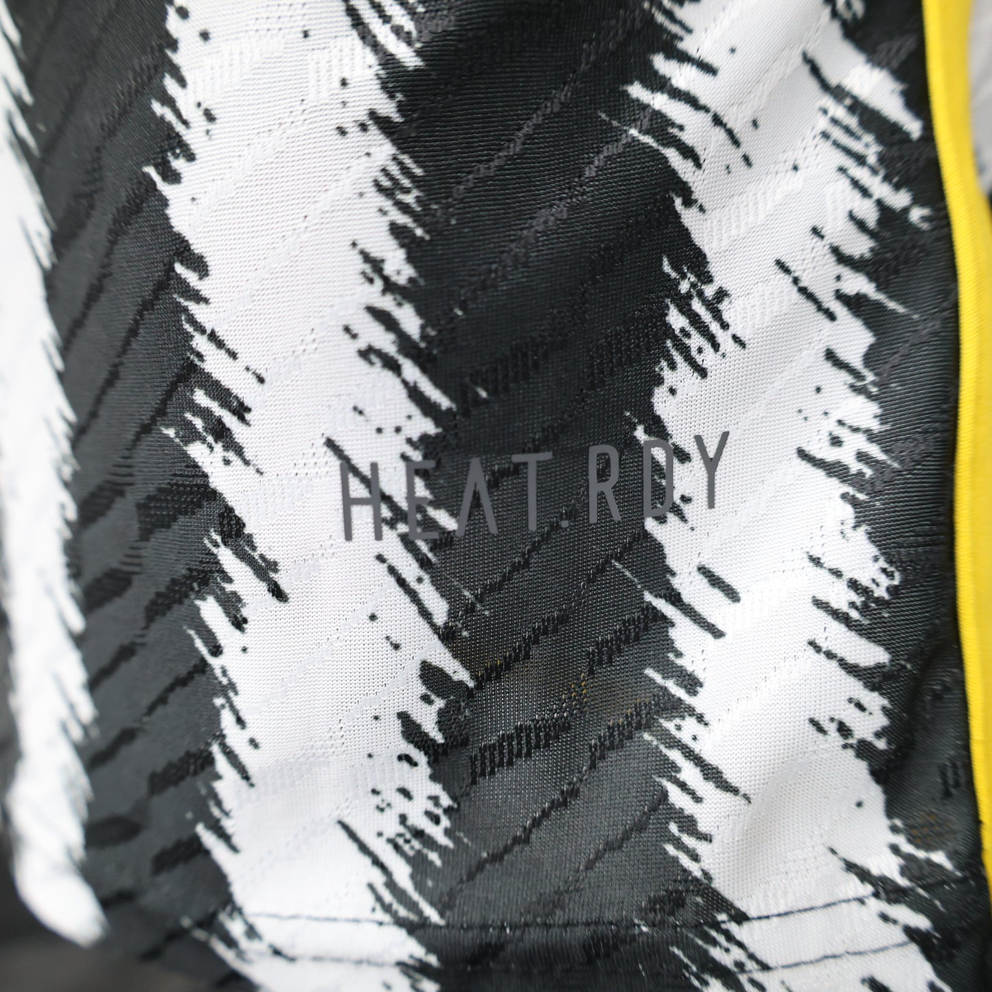 Juventus 23-24 Home Shirt