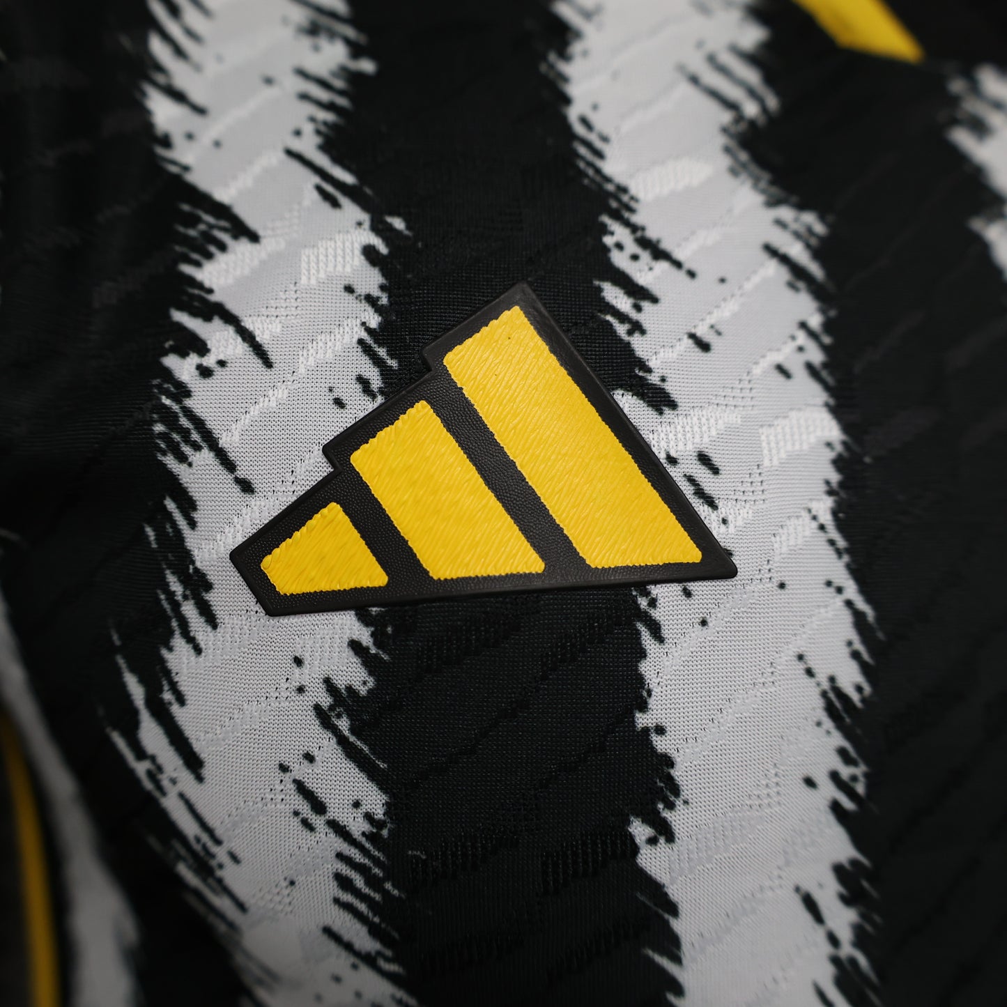 Juventus 23-24 Home Shirt