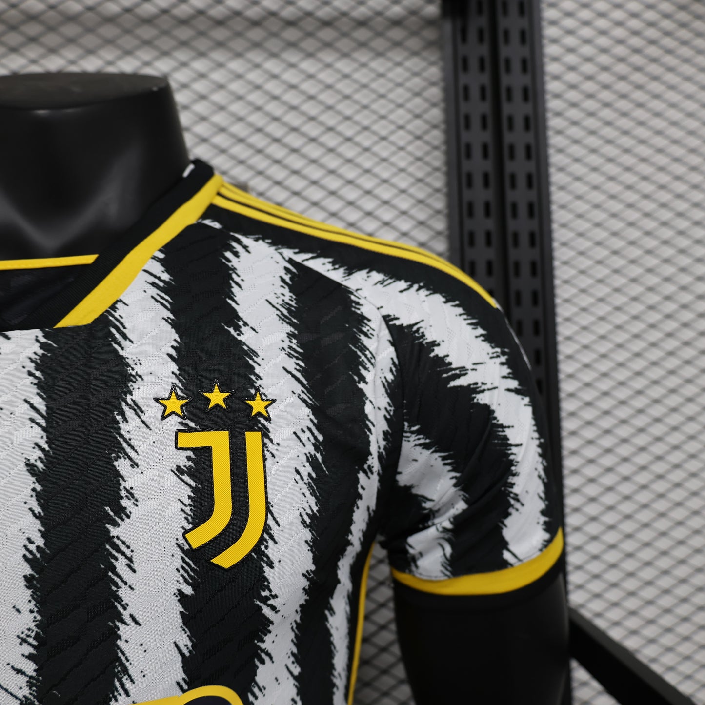 Juventus 23-24 Home Shirt