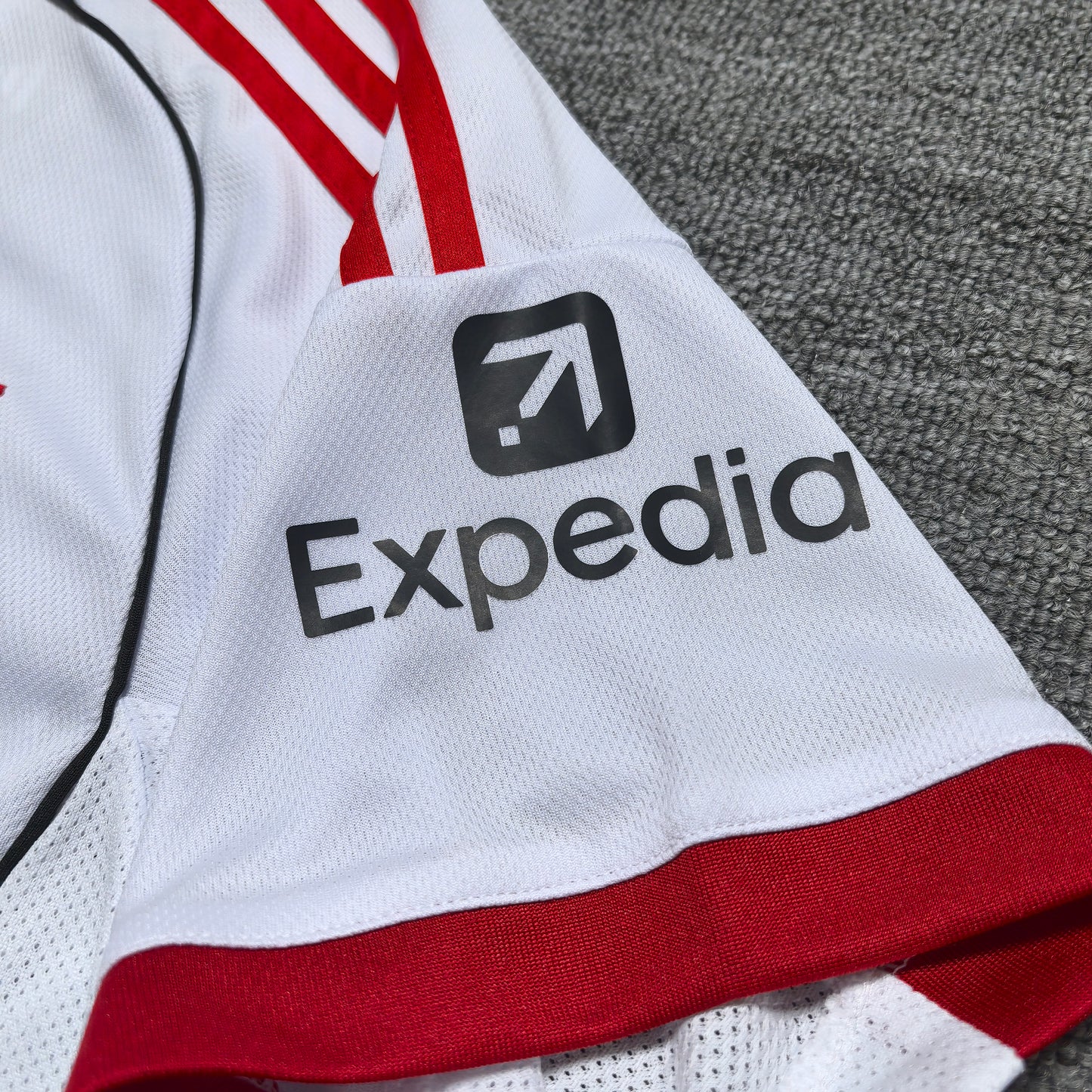 Liverpool 2025-26 Away Shirt