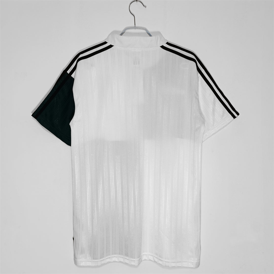 Liverpool 1995-96 Away Shirt Retro