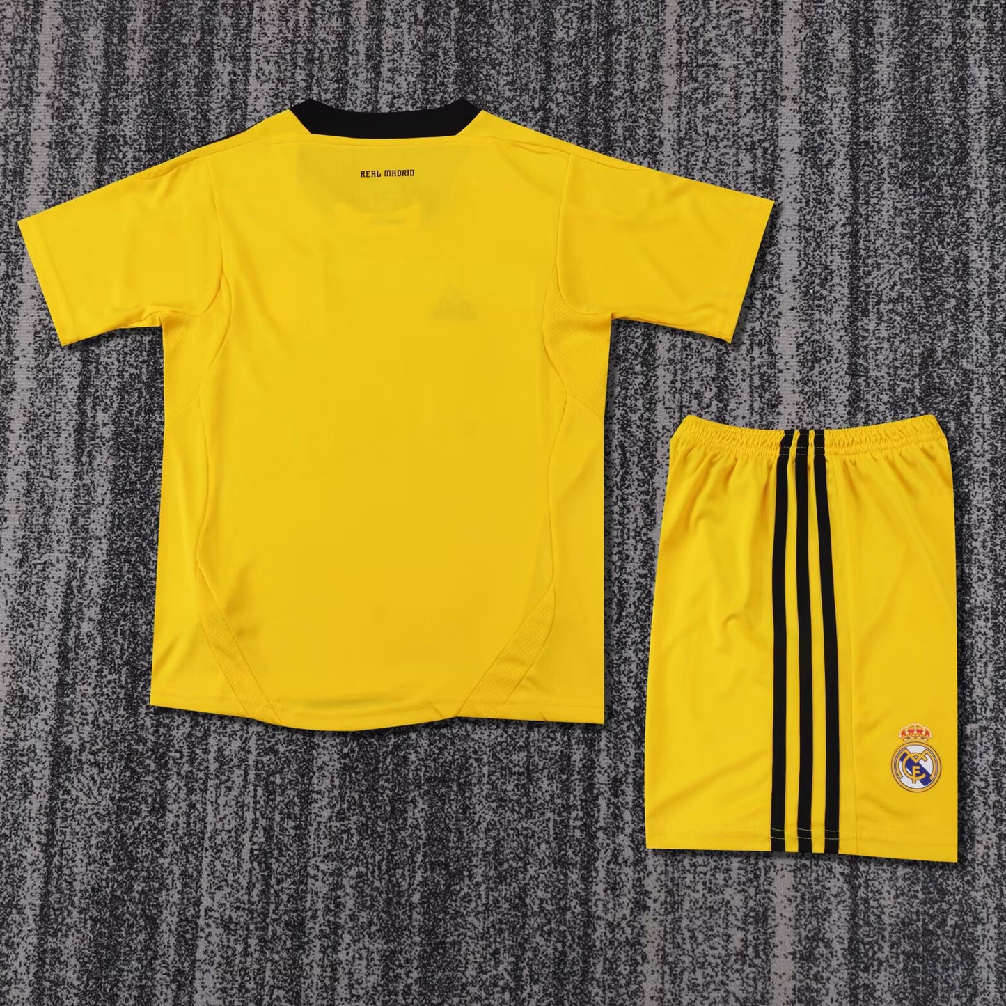 Real Madrid 2011-12 GK Retro Kids Kit