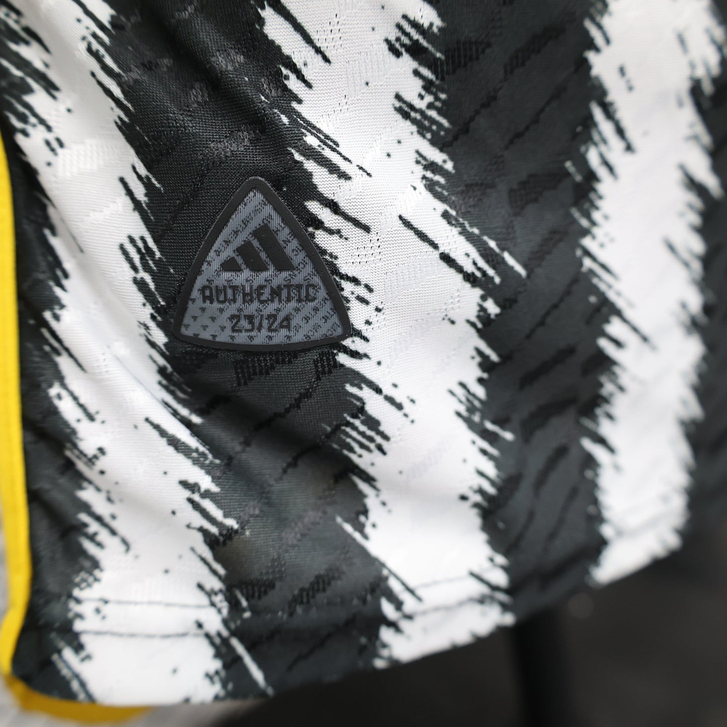 Juventus 23-24 Home Shirt