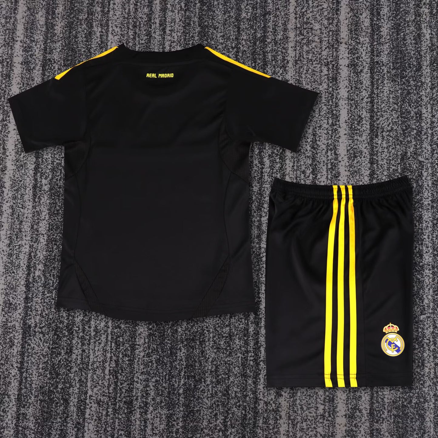 Real Madrid 2011-12 GK Retro Kids Kit