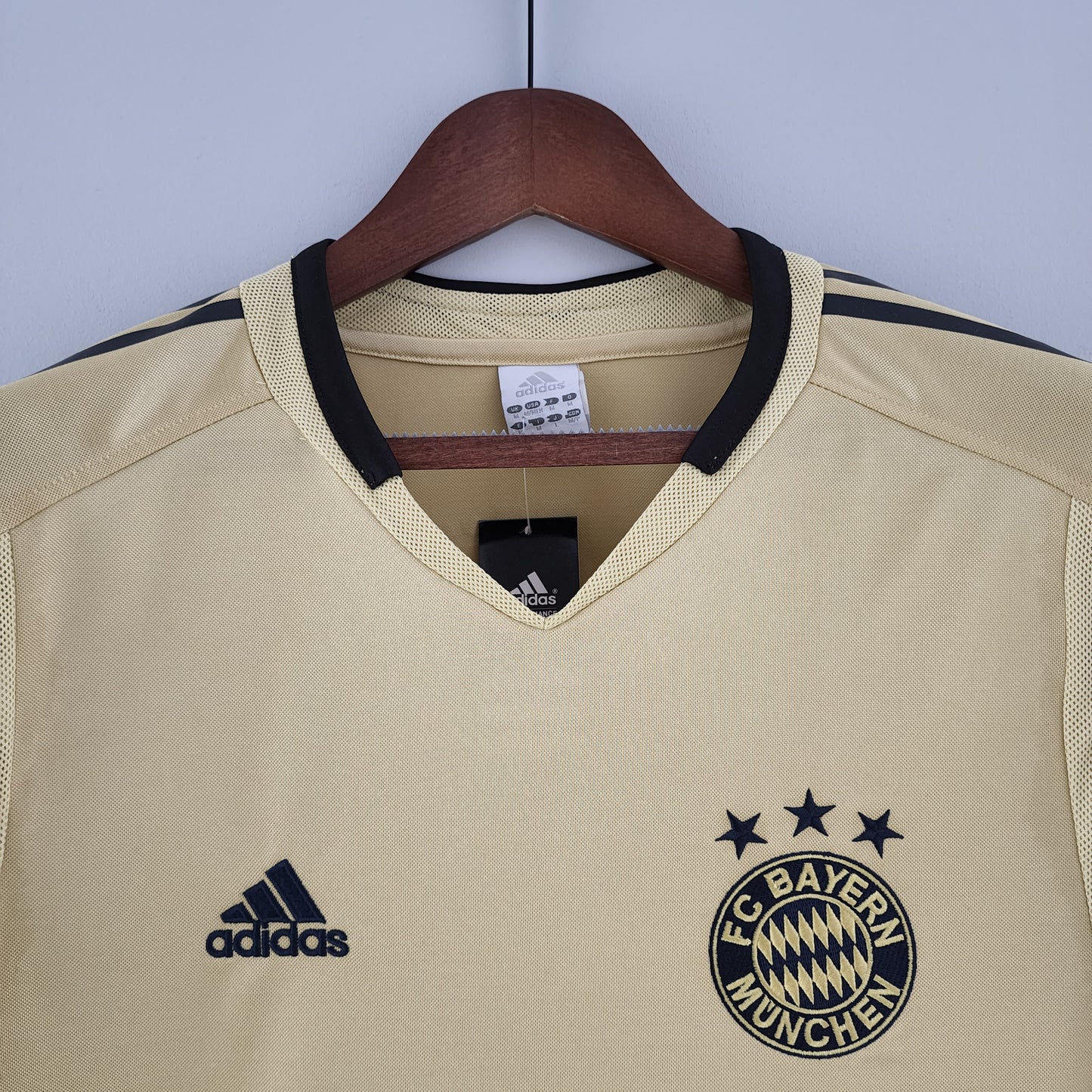 Bayern Munich 2004-5 Away Shirt