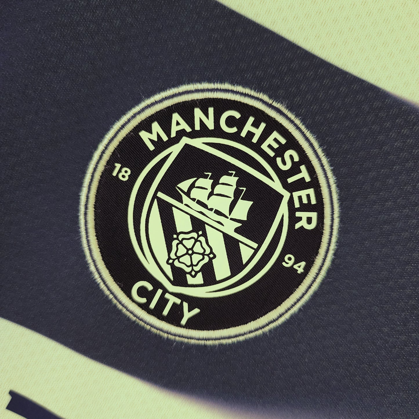 Manchester City 22-23 Third Away Shirt