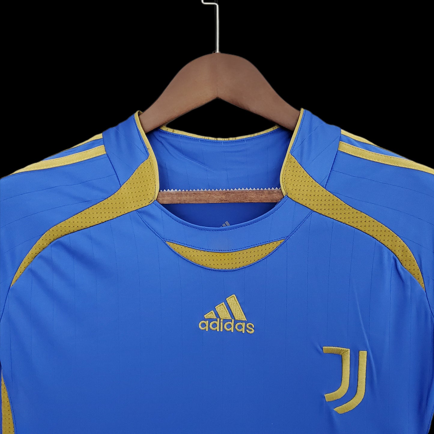 Juventus Teamgeist Edition Blue Shirt