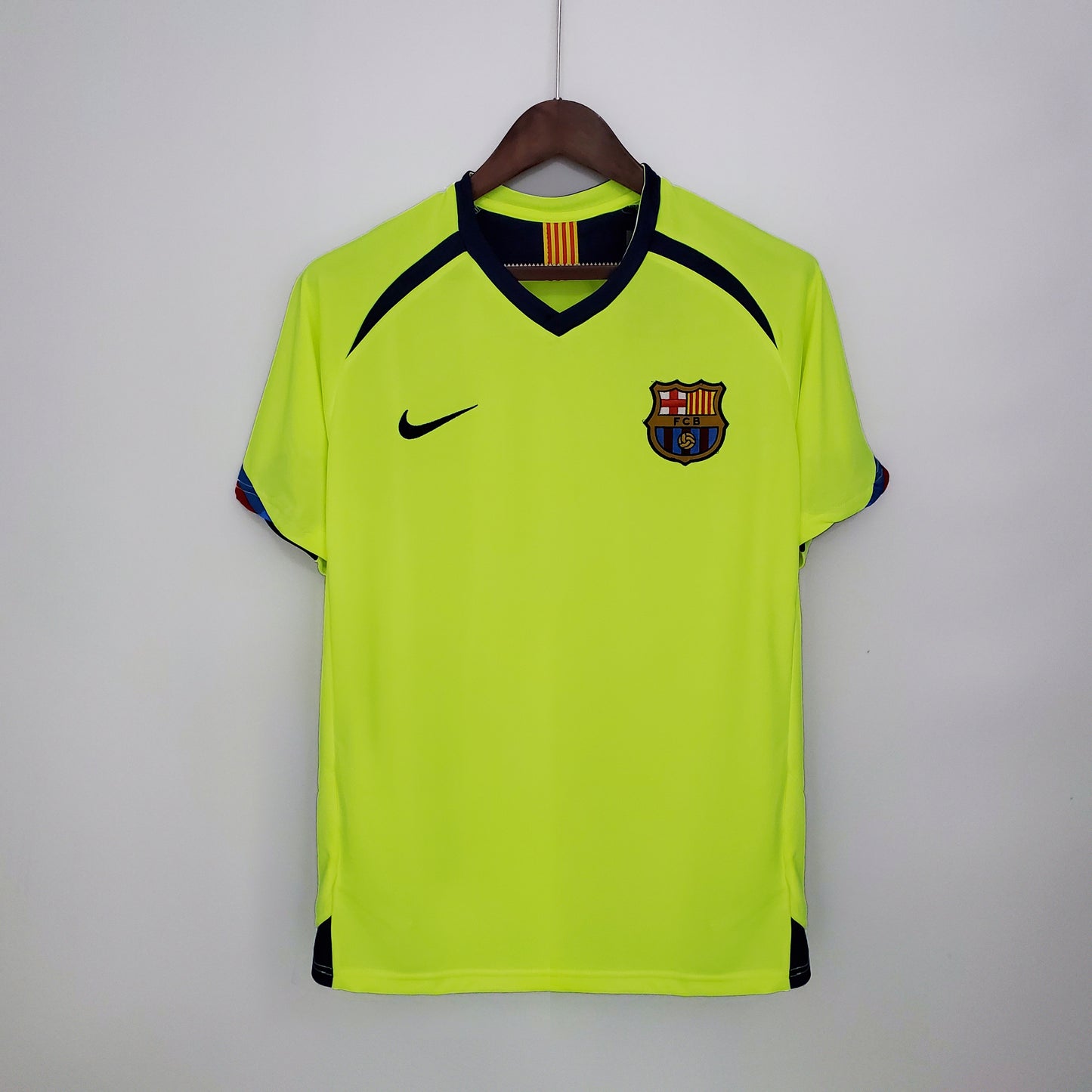 FC Barcelona 2005/6 Away Shirt