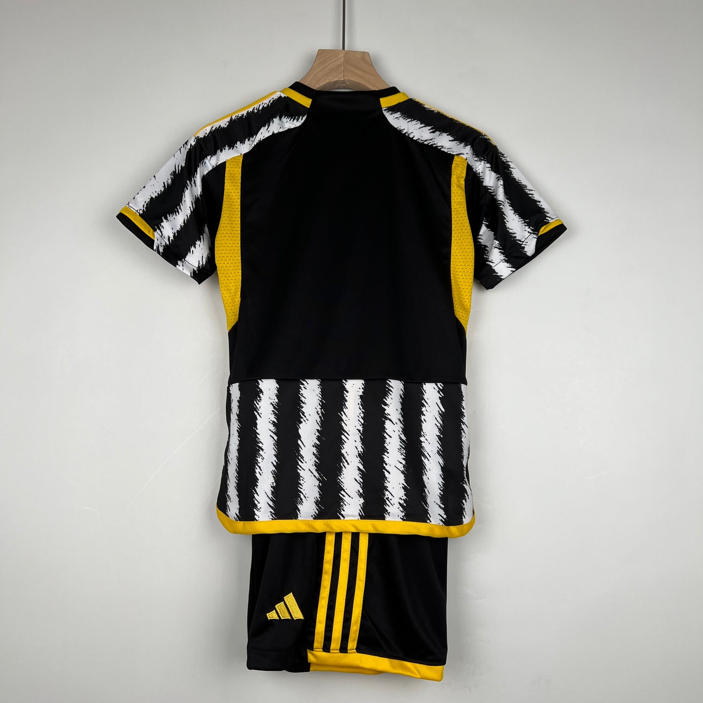 Juventus 23/24 Home Kid's Shirt