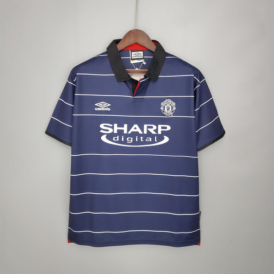 Manchester United 1999-2000 Away Shirt
